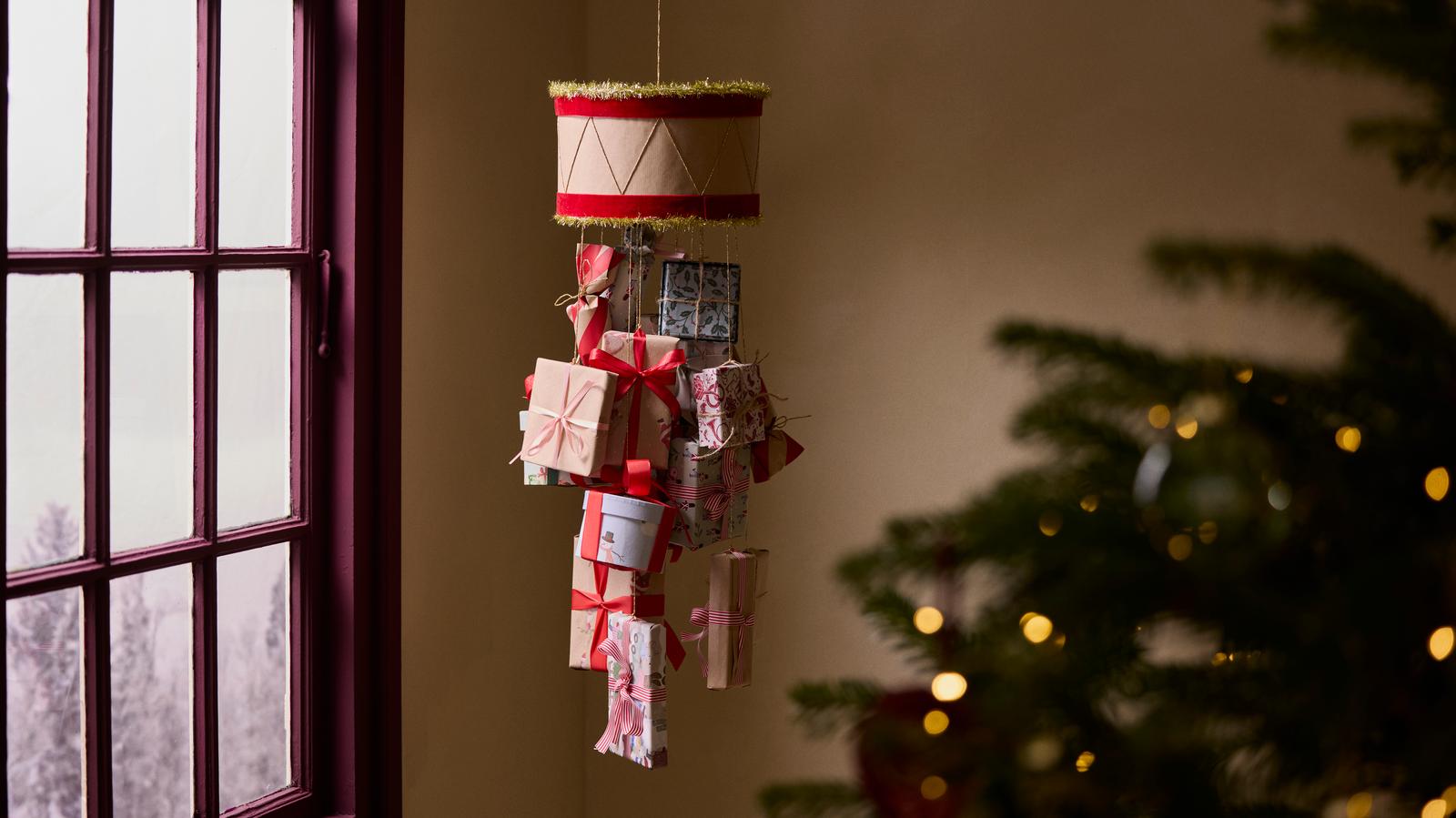 Kit De 10 Tampons Auto-Encreurs De Noël Goki - Père Noël, Sapin