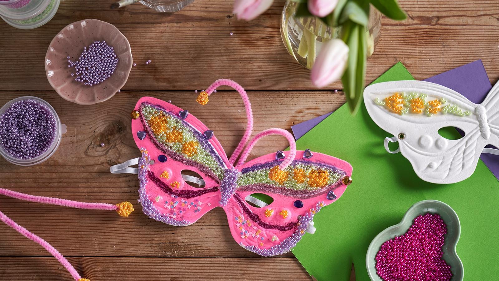 Costume mask with pearls and glitter | DIY-projects | Søstrene Grene