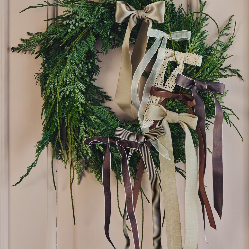 Make botanical artworks with cyanotype print