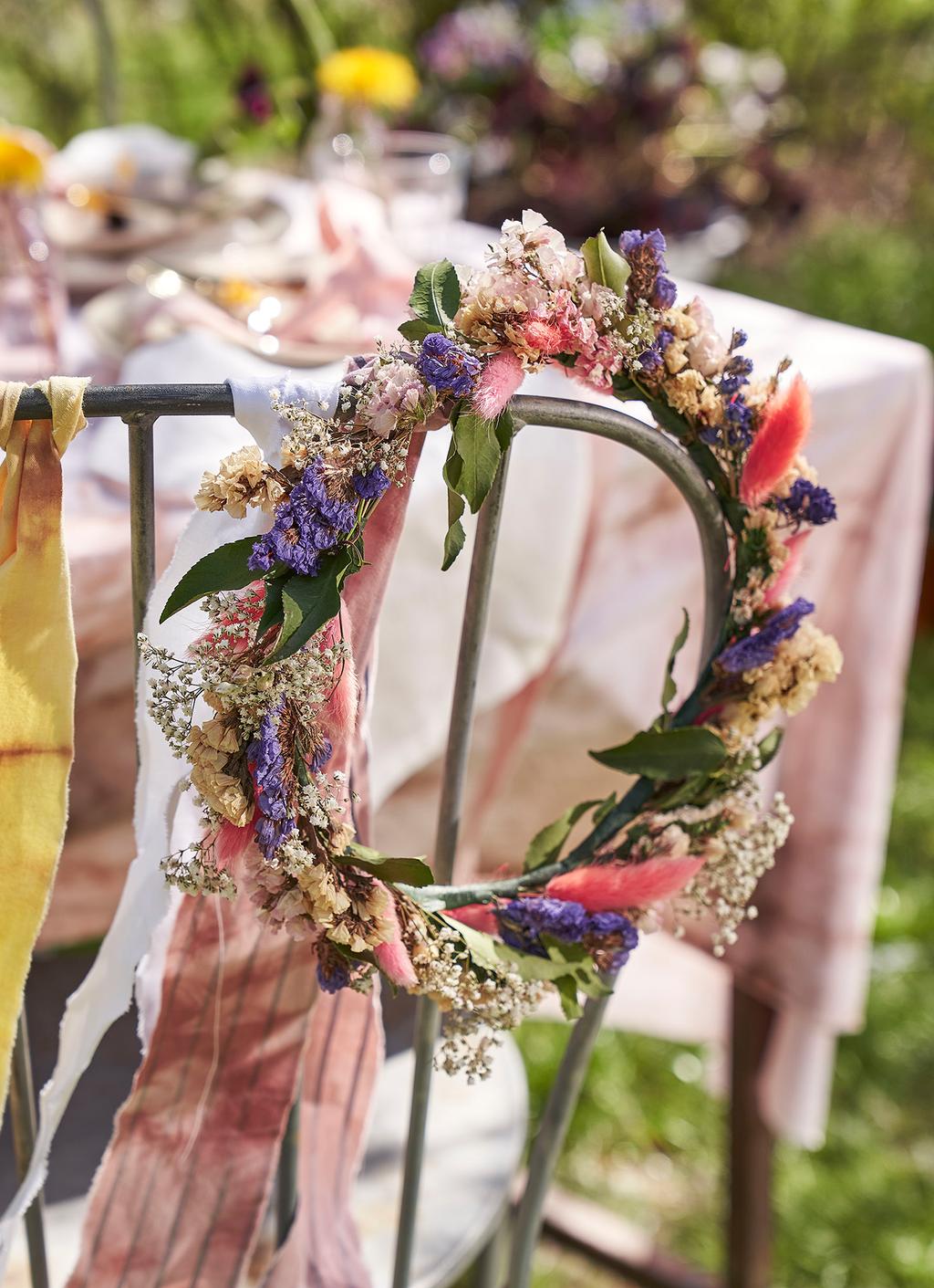 So macht man einen Blumenkranz für die Haare | DIY-Projekten