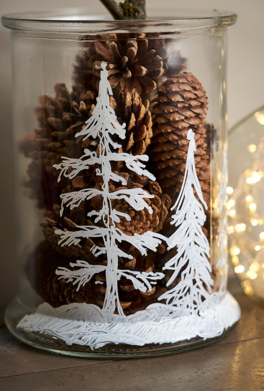 4 modi per decorare le tue finestre per Natale con la carta | Søstrene Grene