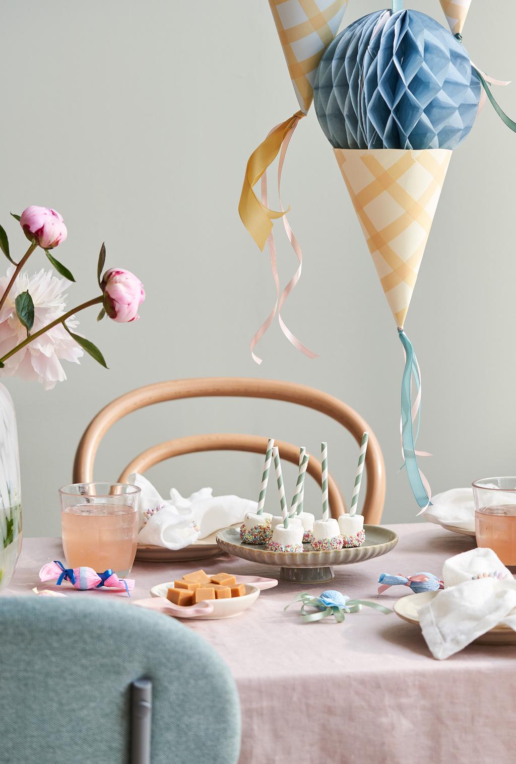 Party im Sigkeitenladen | Sstrene Grene